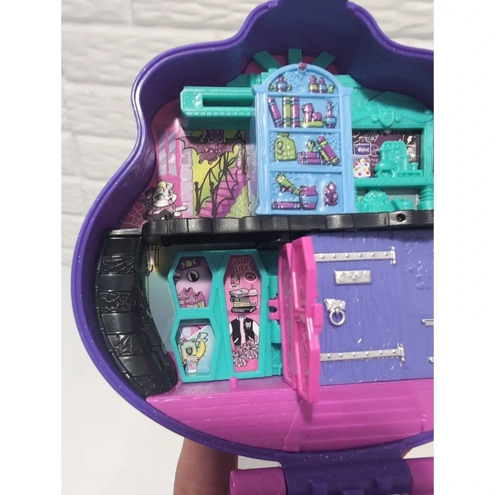 Polly Pocket  Monster High Compact with Micro Figures And Accessories Skull Goth